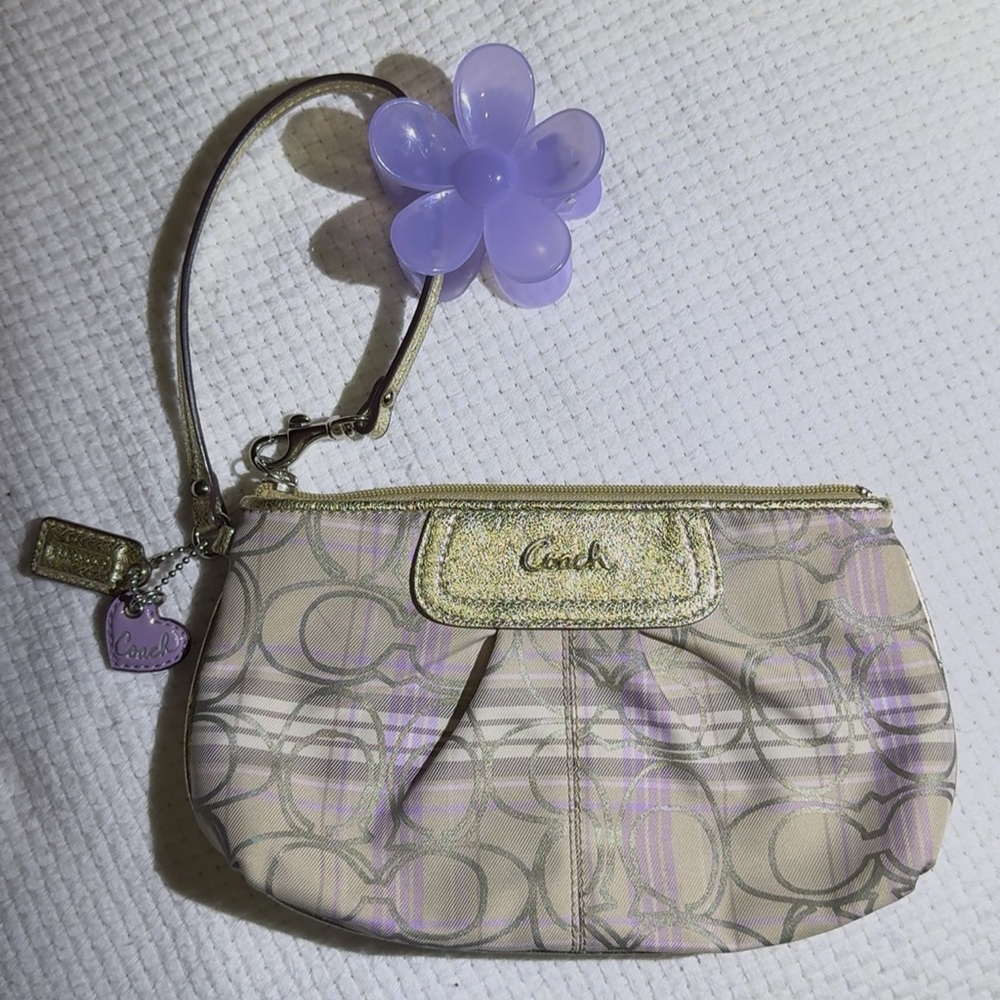 Vintage Coach Lavender Wristlet 💜